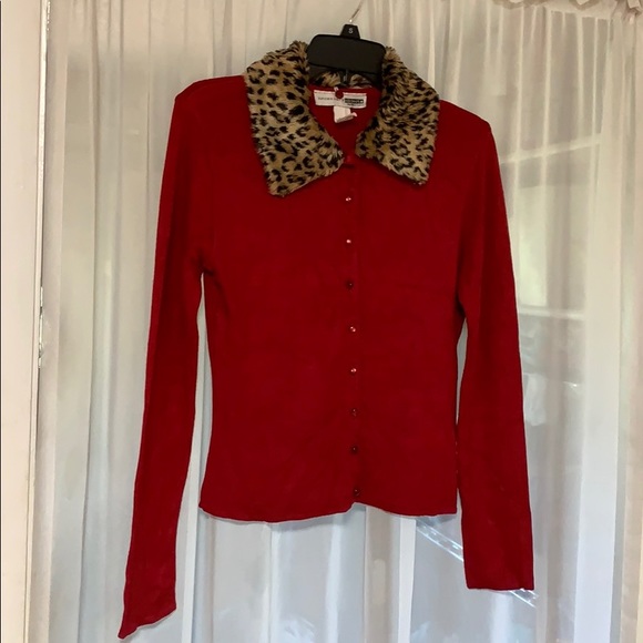 Beautiful sweater - Picture 1 of 4